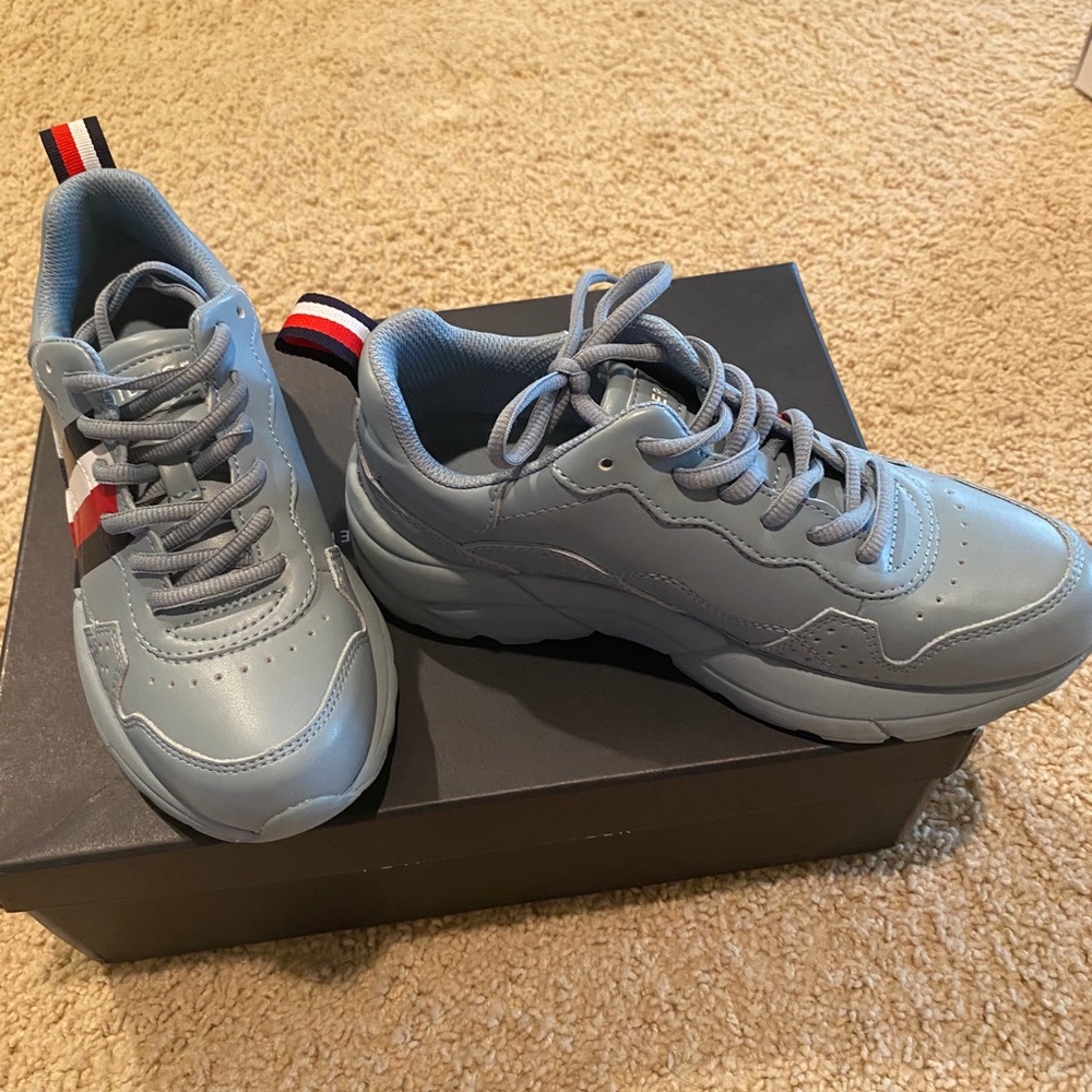 Shoes - Picture 3 of 4